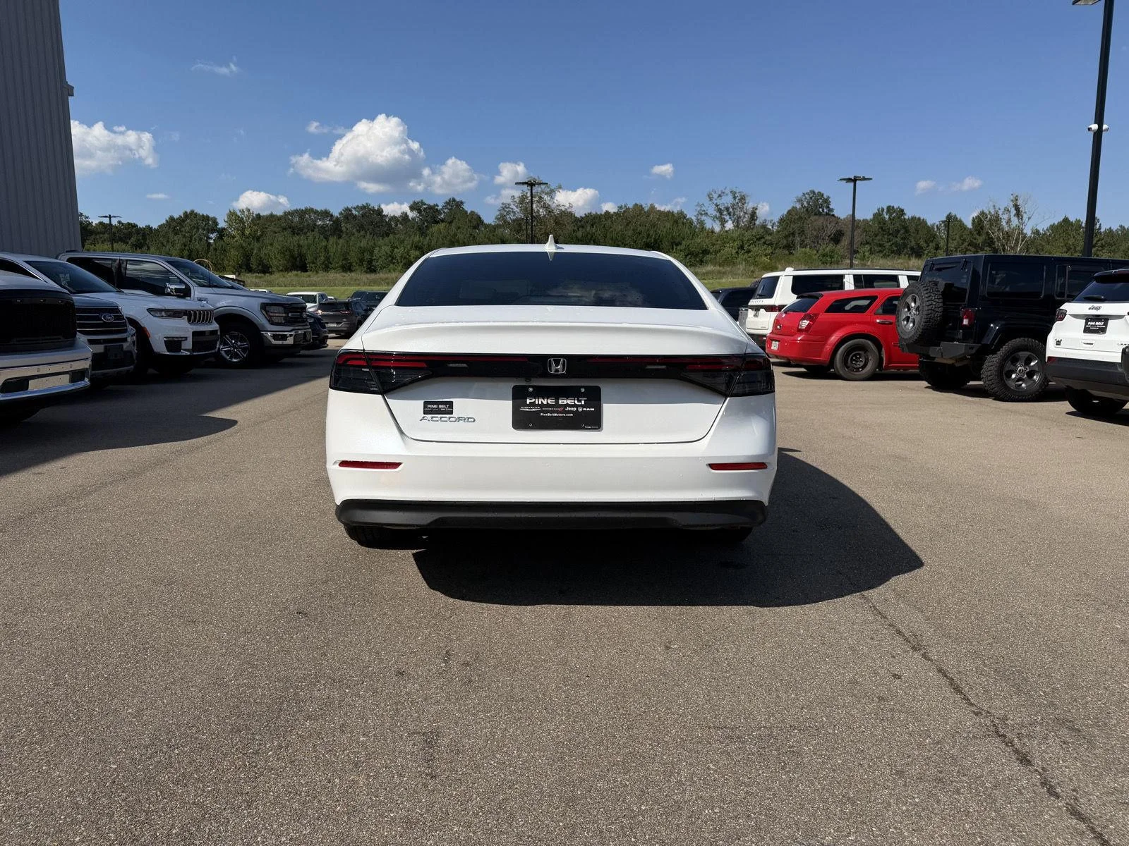 Used 2024 Platinum White Pearl Honda EX image 5