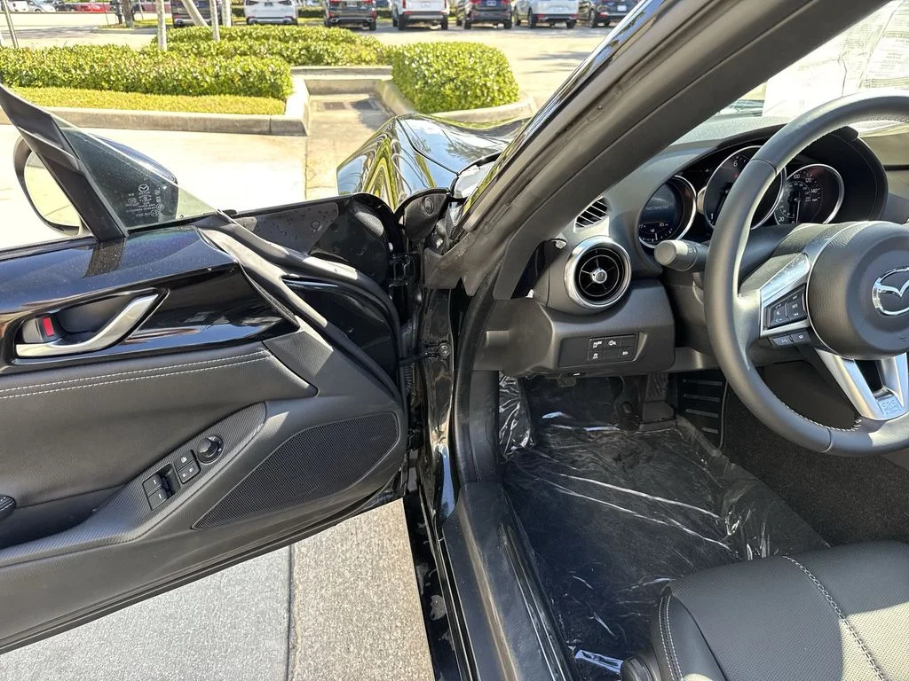 2025 Mazda MX-5 Miata Grand Touring - Photo 17
