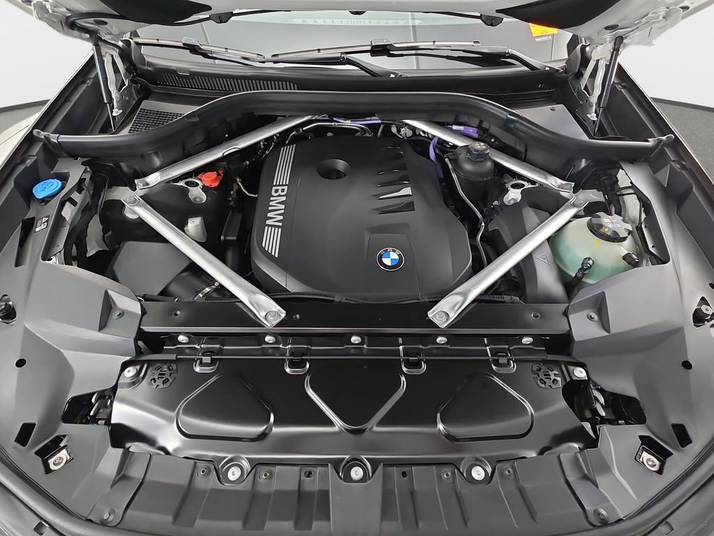 New 2026 Mineral White Metallic BMW xDrive40i image 31