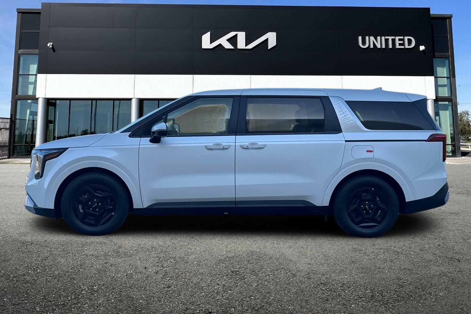 New 2026 White Kia LXS image 7