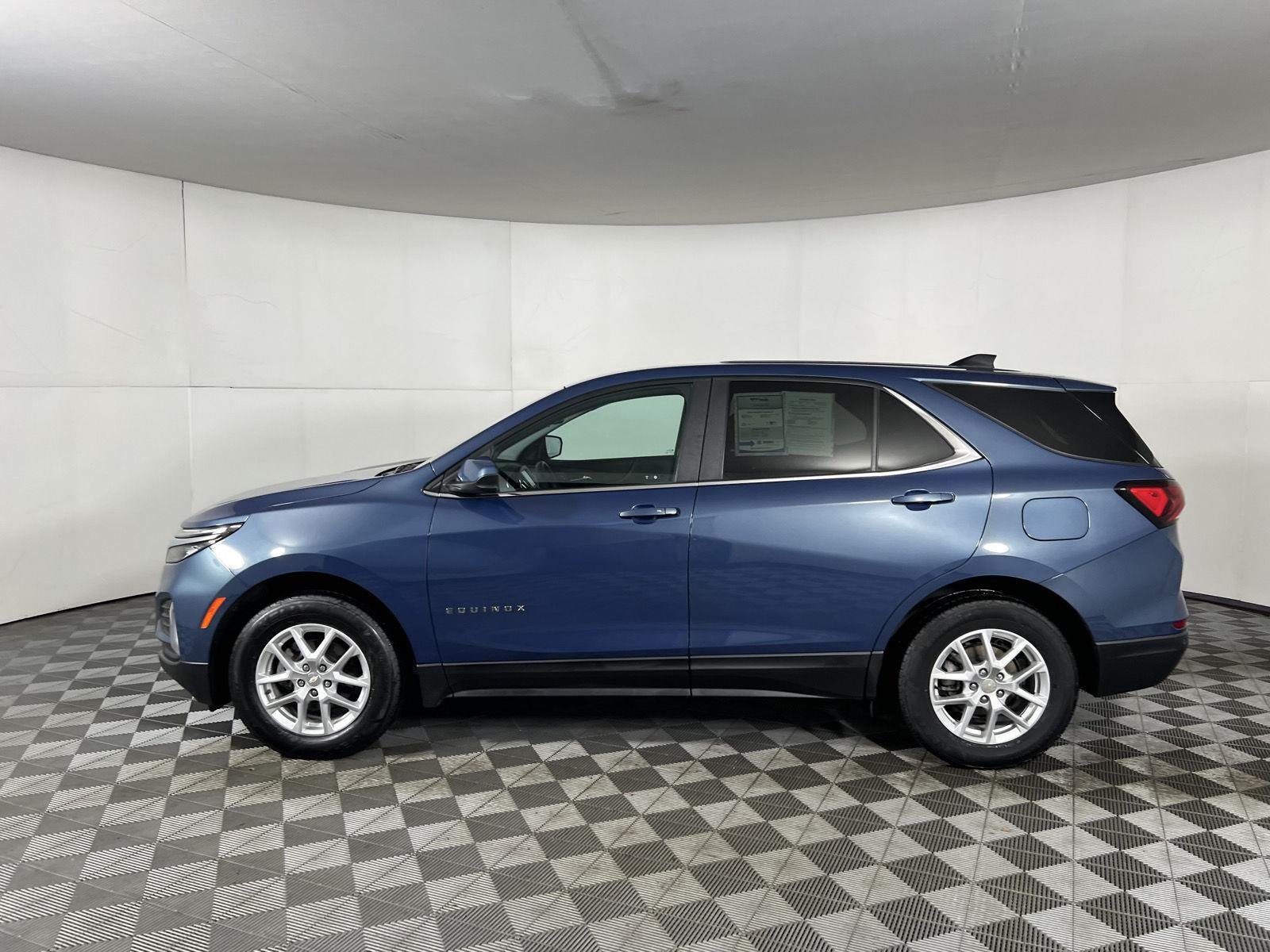 Used 2024 Lakeshore Blue Metallic Chevrolet LT image 18