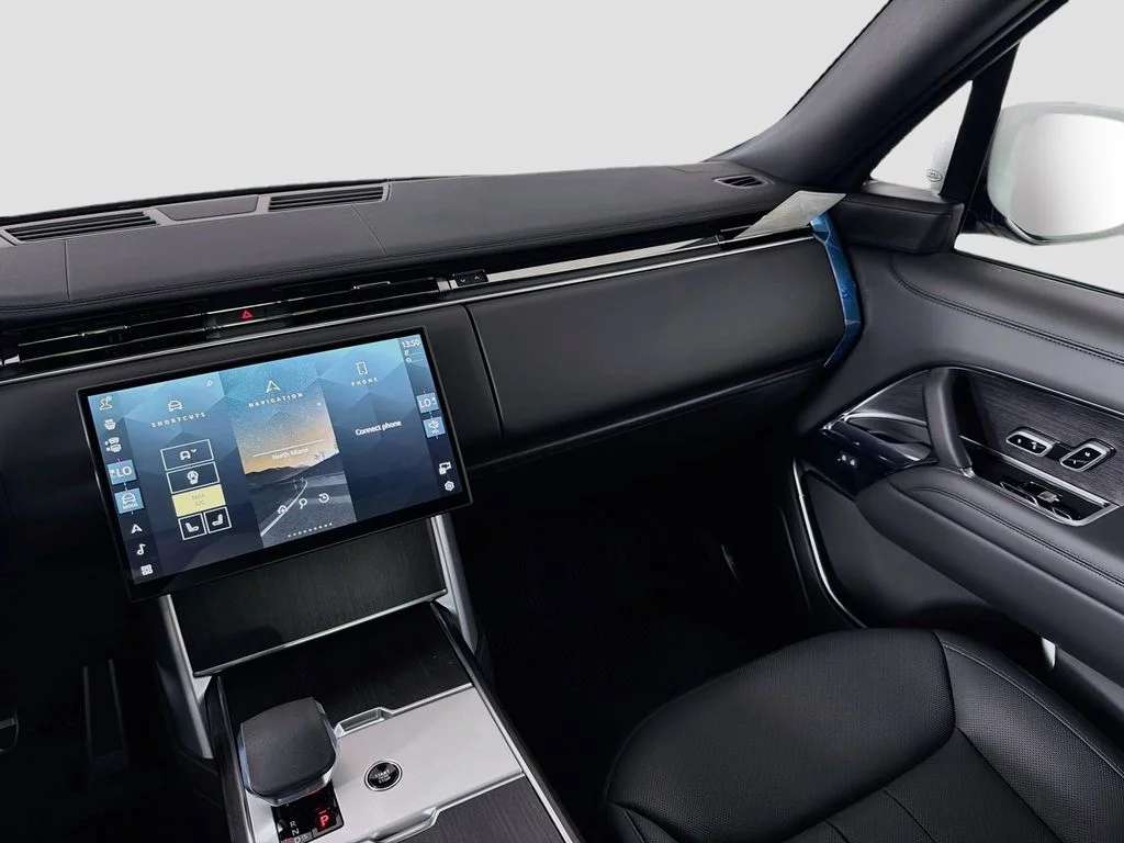 New 2026 Santorini Black Land Rover SE 7 Seats image 25