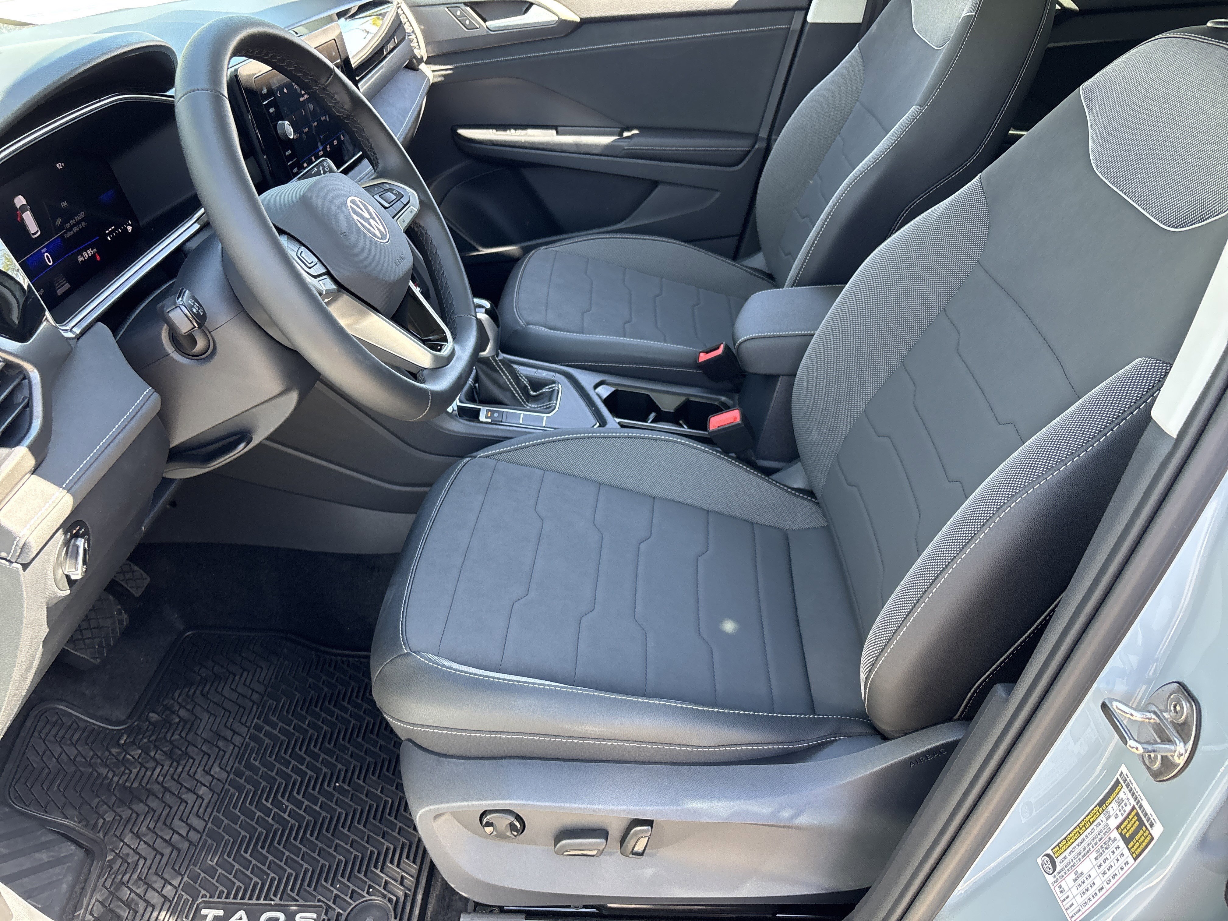 New 2026 Monument Gray w/Dp Blk Rf Volkswagen SE Black image 16