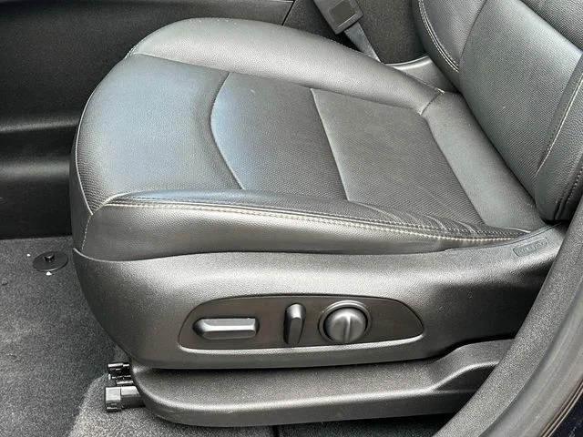 Used 2020 Blue Chevrolet LT image 17