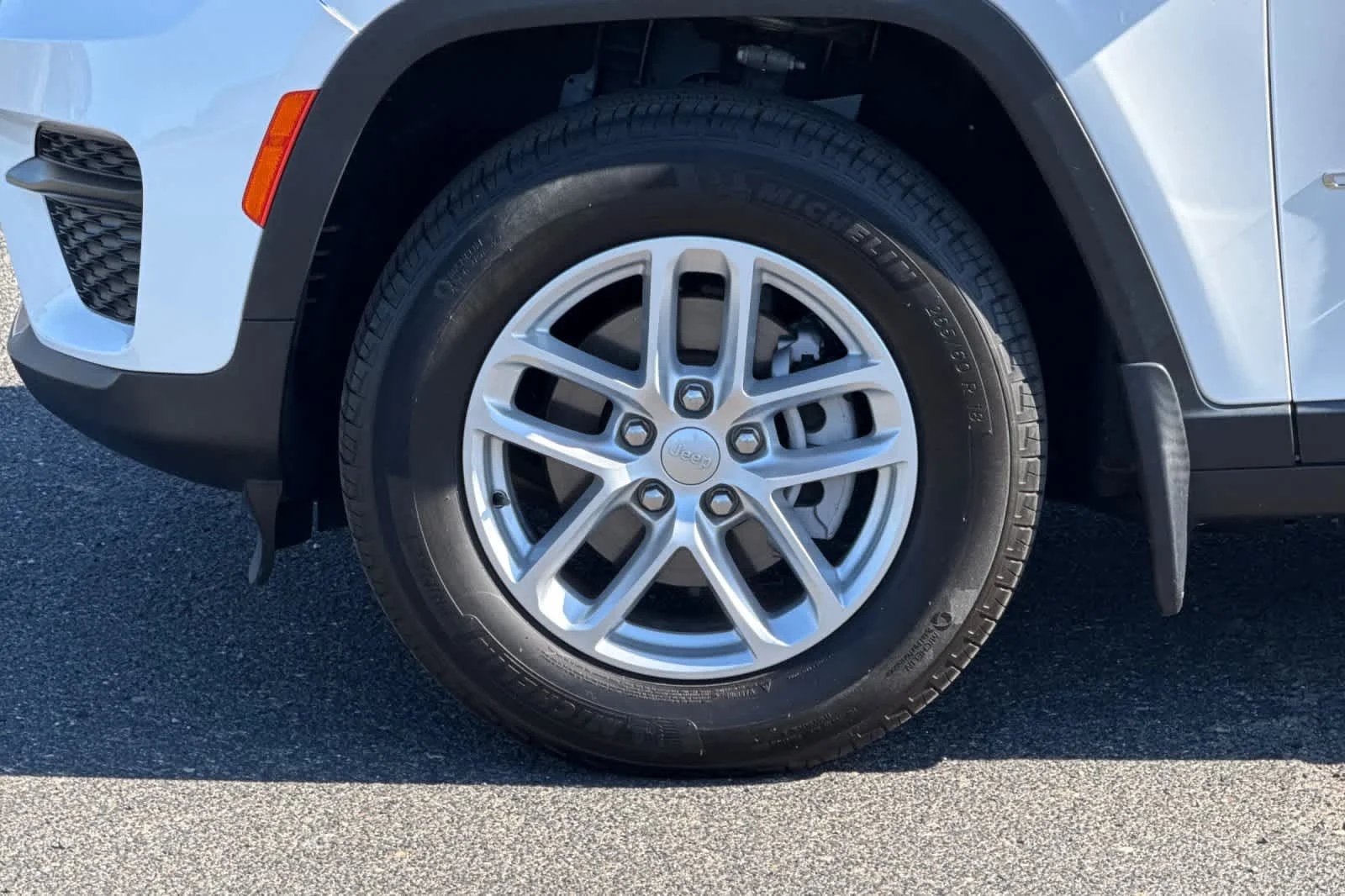 Used 2024 Bright White Clearcoat Jeep Laredo X image 31
