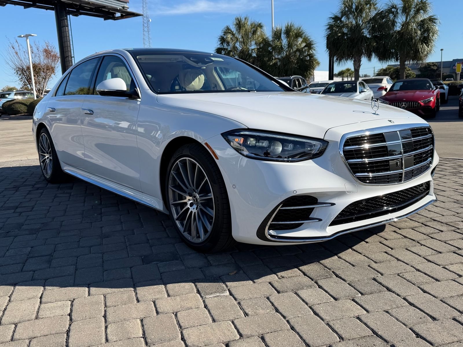 New 2026 MANUFAKTUR Moonlight White Metallic Mercedes-Benz S 580 image 7