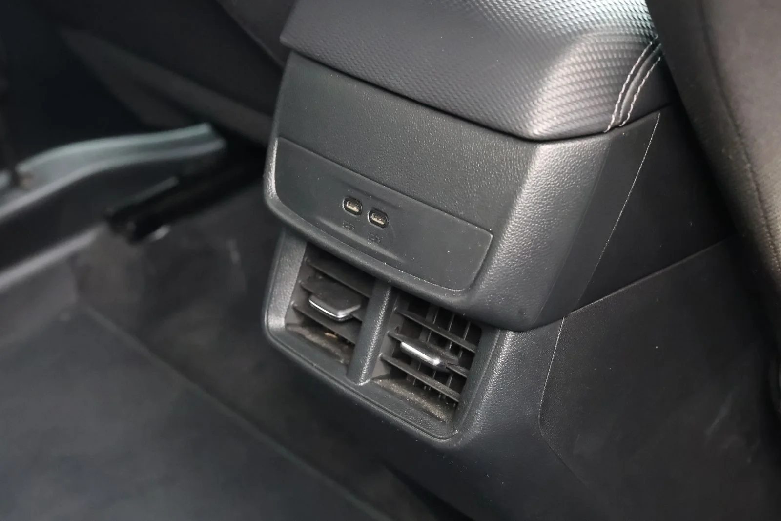 Used 2025 White Chevrolet LT image 32