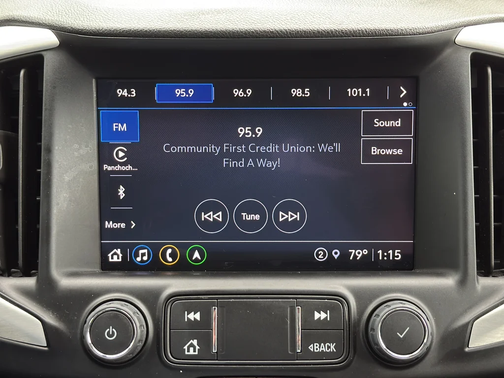Used 2023 Silver GMC SLE image 22