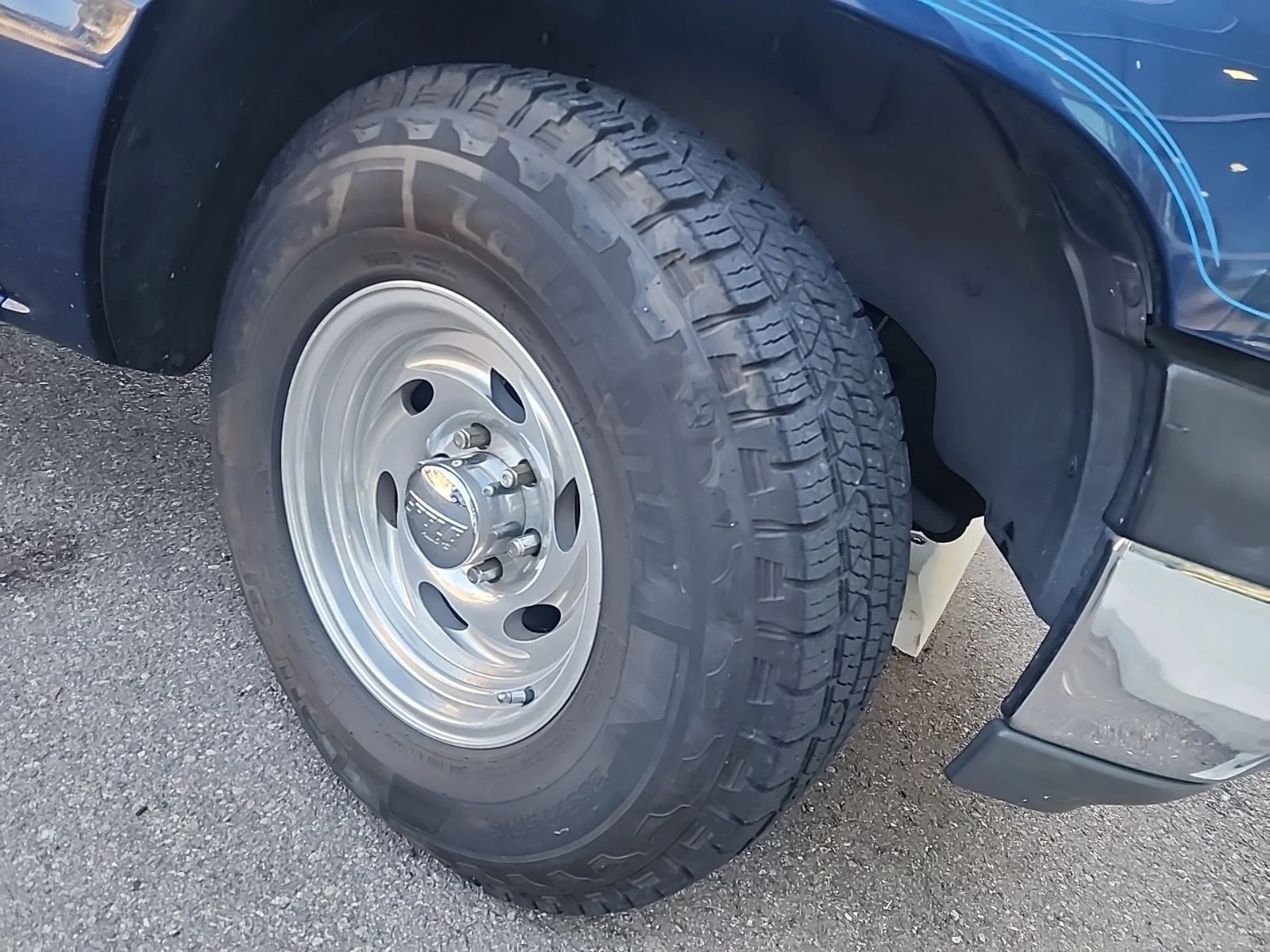 Used 2001 Blue Chevrolet LS image 3