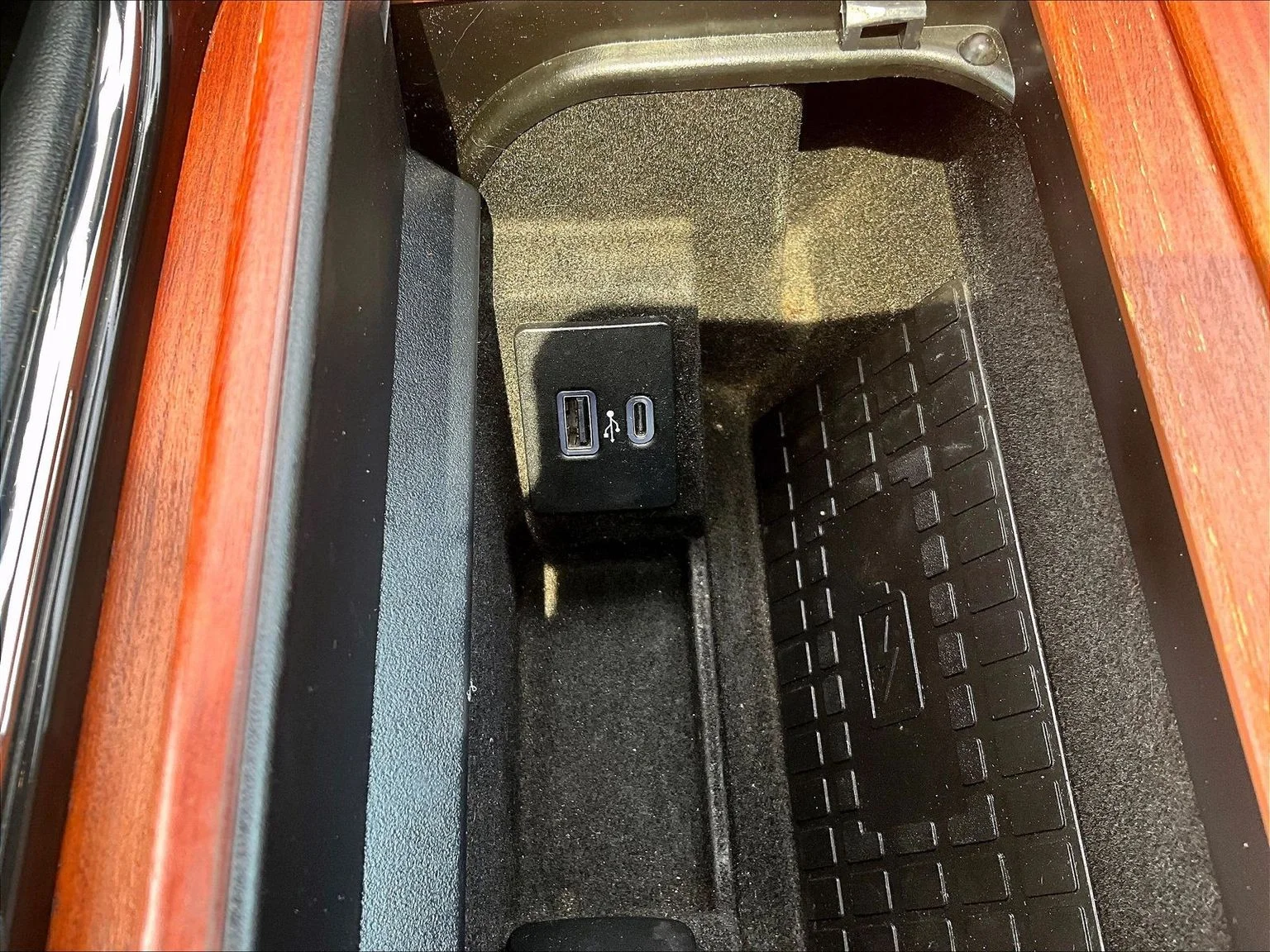 Used 2020 Black Lincoln Reserve image 33