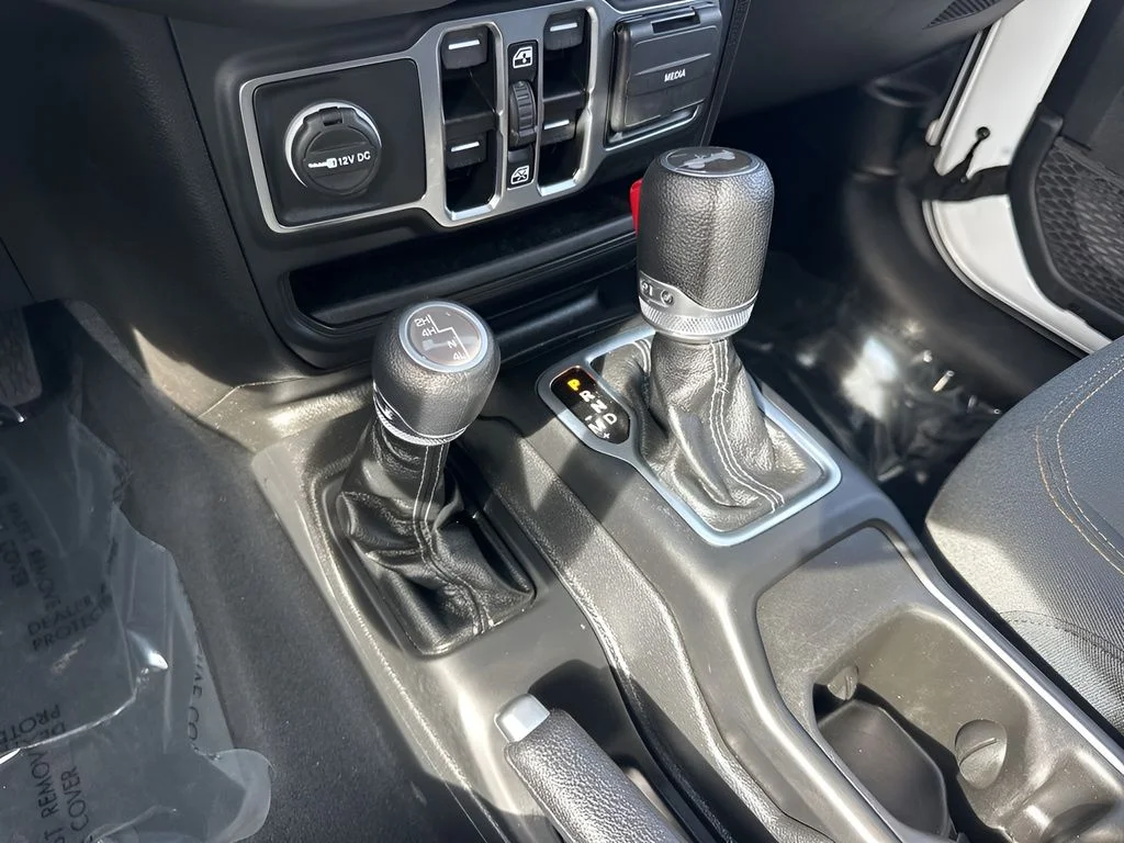 Used 2025 White Jeep Sahara image 15