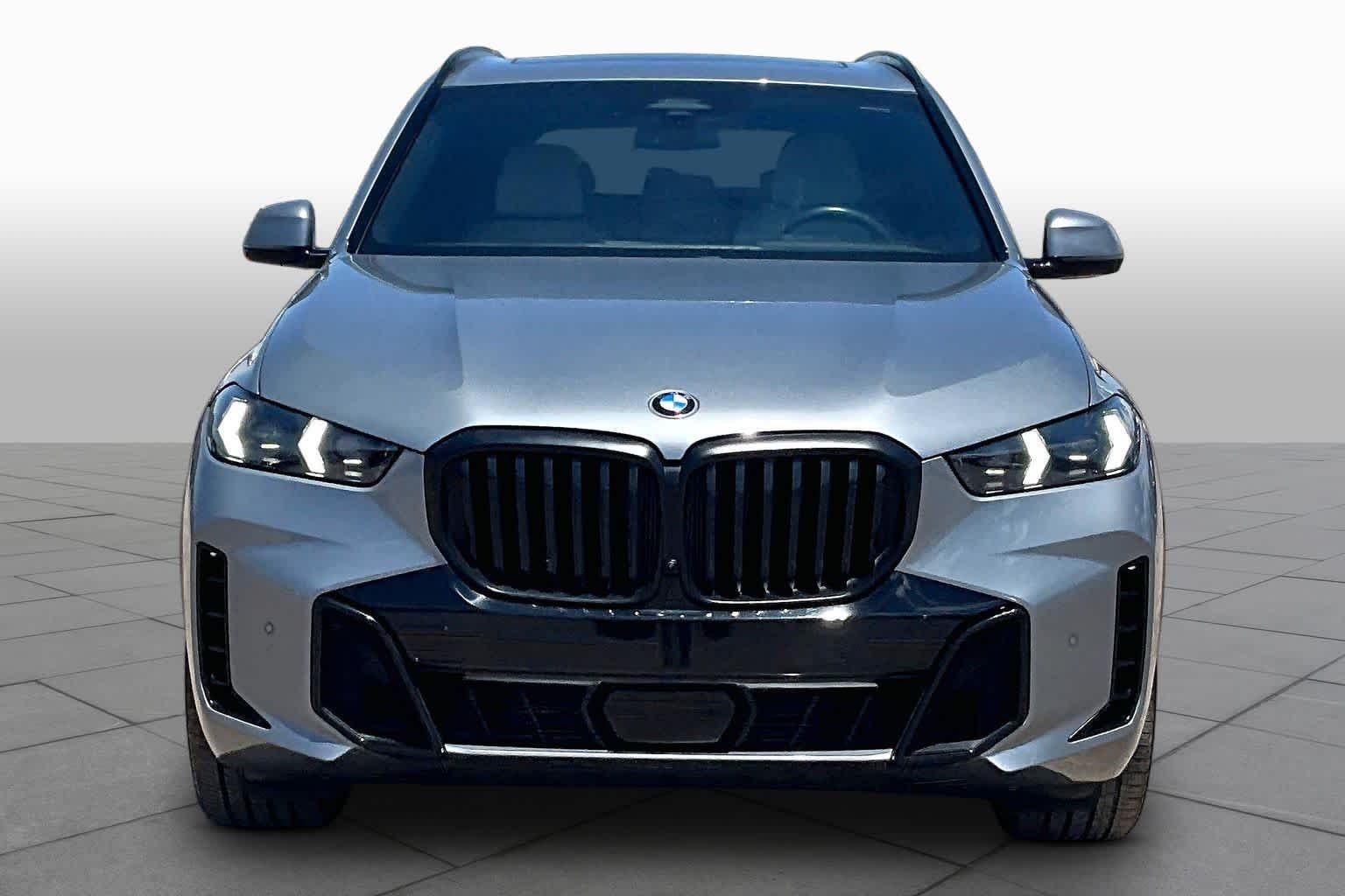 Certified Used 2025 Skyscraper Grey Metallic BMW xDrive40i image 3