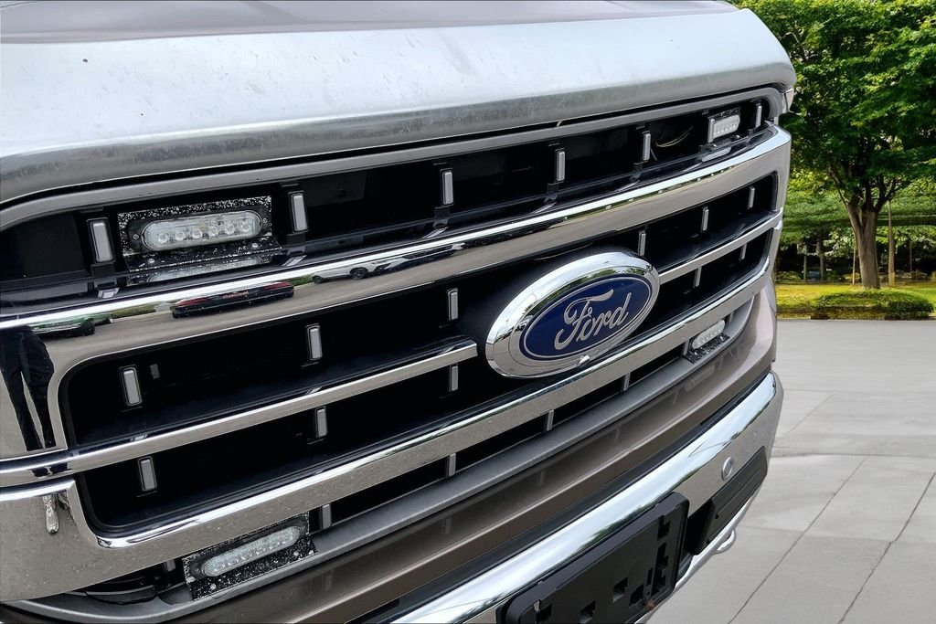 Used 2022 Gray Ford Lariat image 33