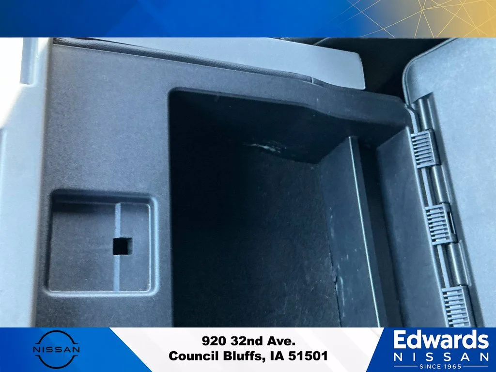 Used 2017 Black Ford XLT image 29