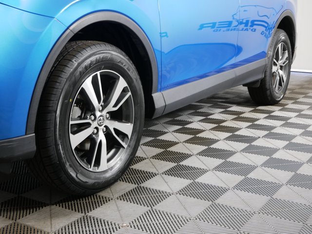 Used 2017 Electric Storm Blue Toyota XLE w/ Convenience Pkg image 2