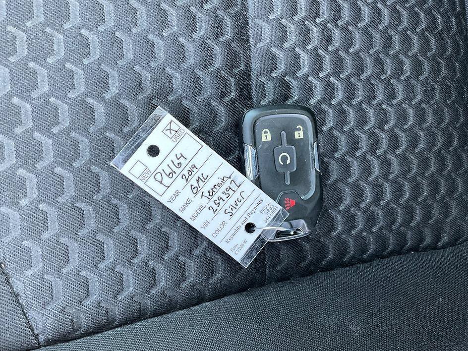 Used 2019 Gray GMC SLE image 35