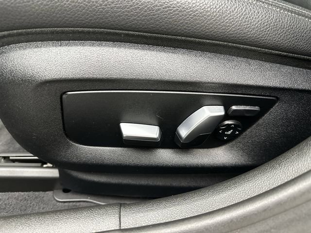 2019 BMW 5 Series 530i - Photo 12
