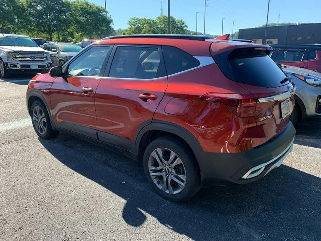 Used 2021 Orange Kia S image 4