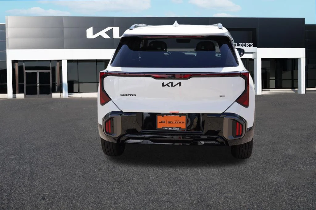 New 2027 Snow White Pearl Kia X-Line S image 4