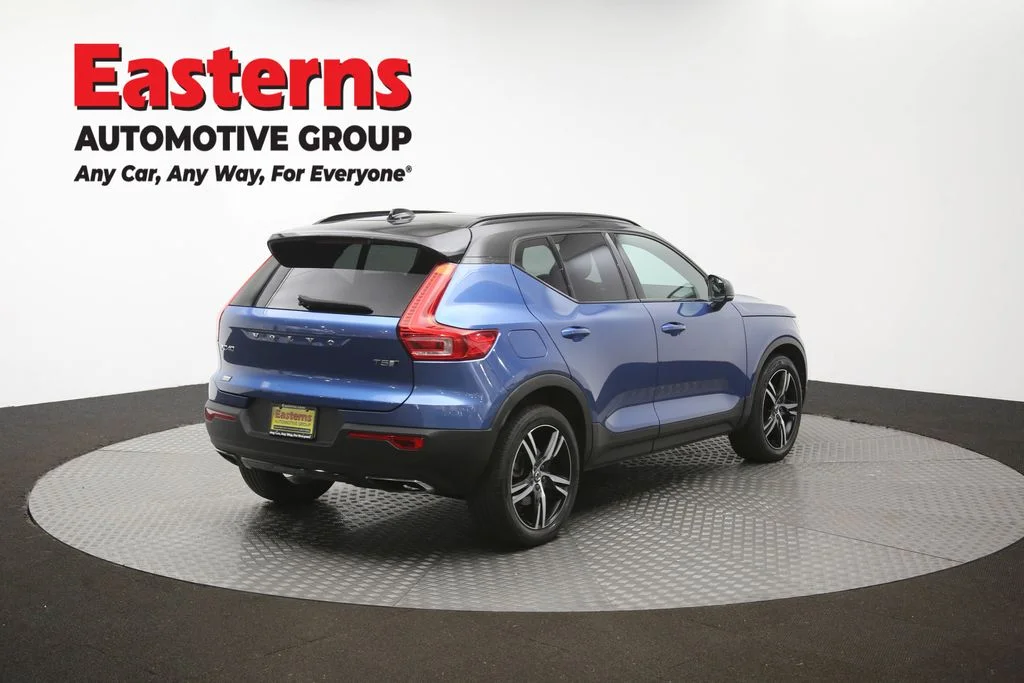 Used 2020 Blue Volvo R-Design image 40