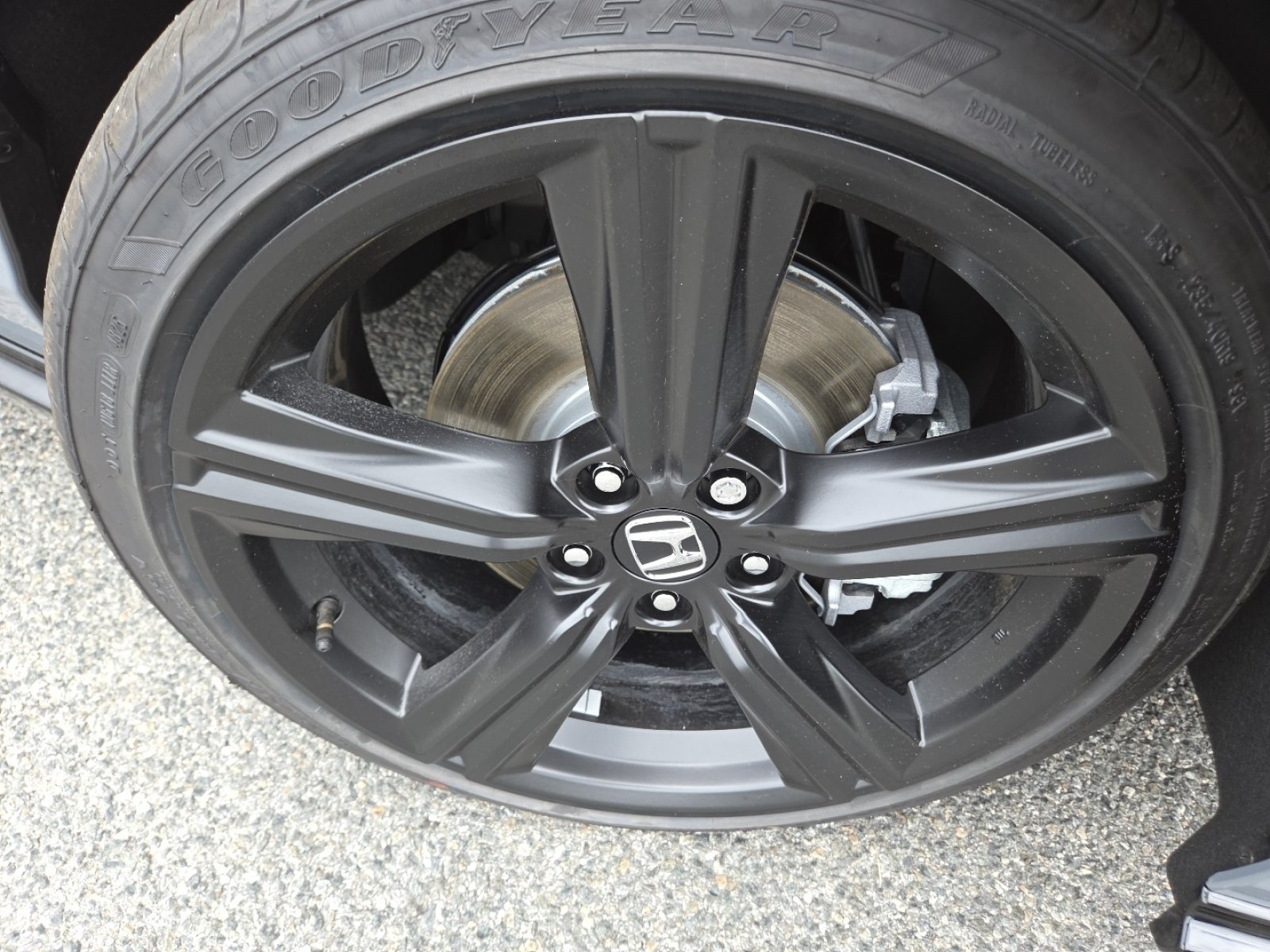 New 2026 Urban Gray Pearl Honda Sport-L image 4