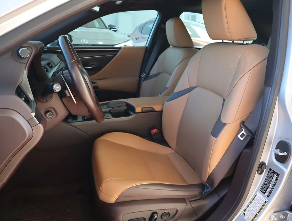 Used 2021 Silver Lexus 350 image 23