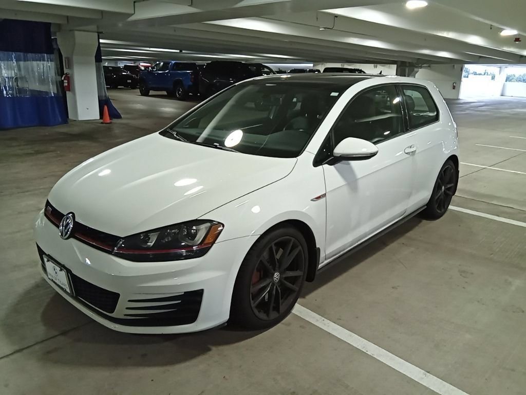 2015 Volkswagen Golf GTI's photo