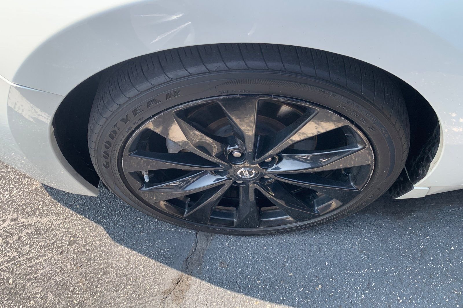 Used 2018 White Nissan SR image 7