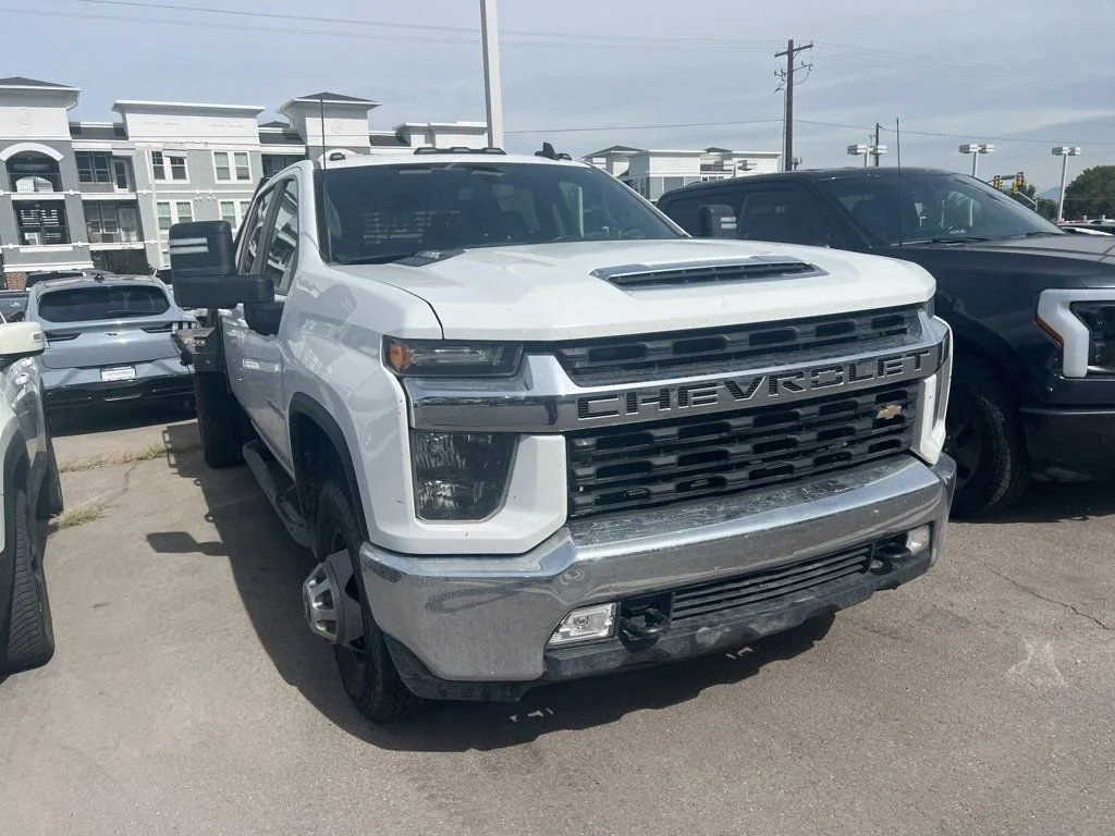 Used 2022 Summit White Chevrolet LT image 6