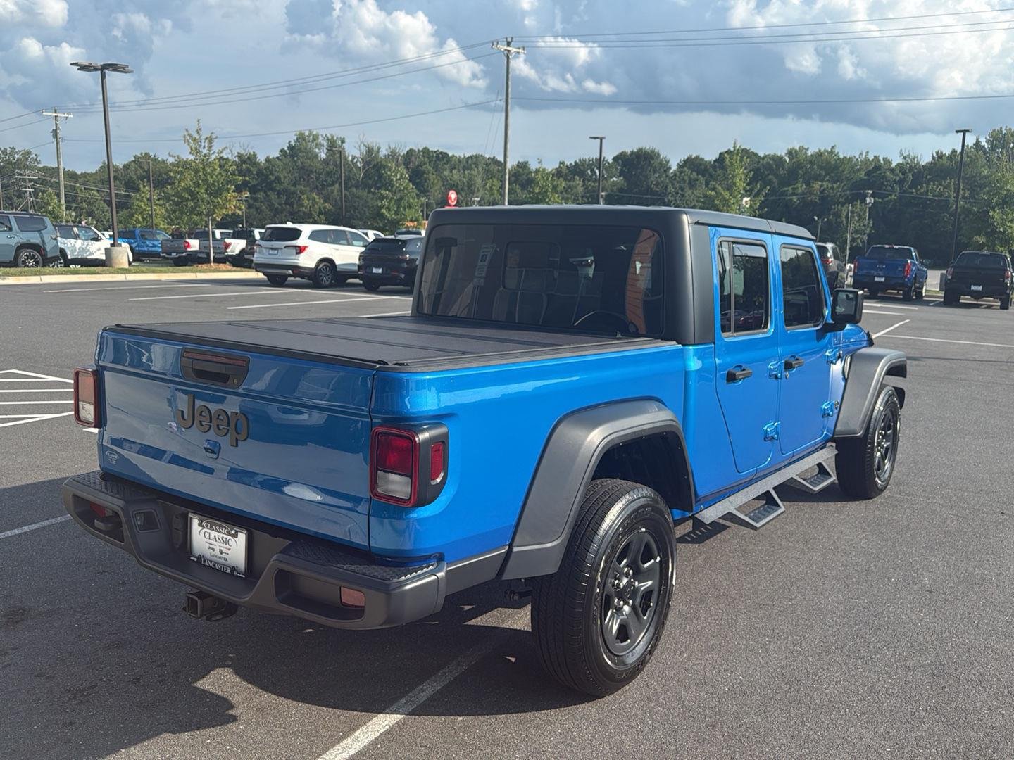 Used 2023 Hydro Blue Pearlcoat Jeep Sport image 5