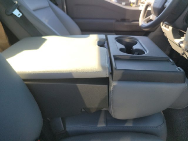 New 2026 Oxford White Ford F-600® XL image 21