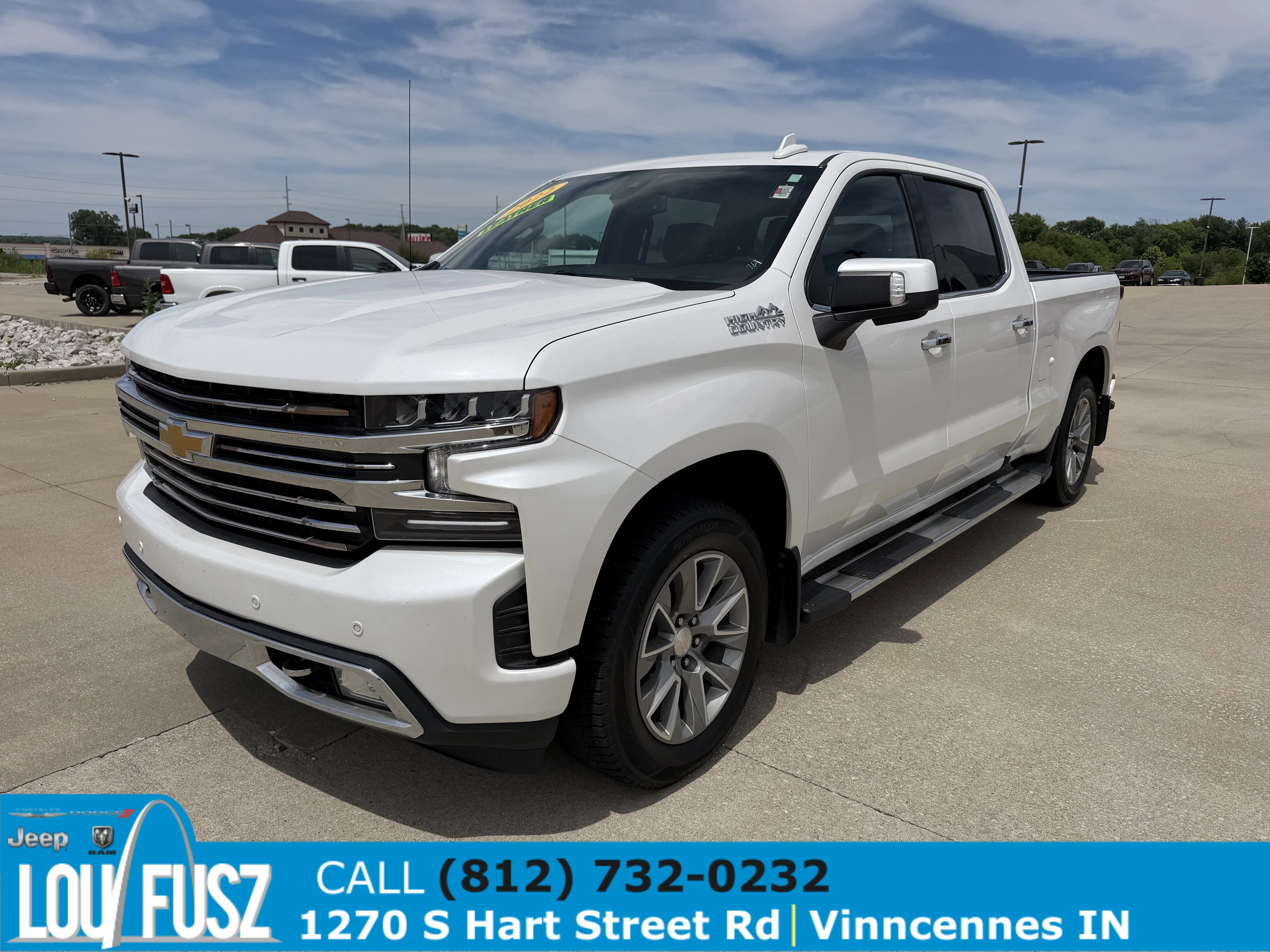 Used 2022 White Chevrolet High Country image 3