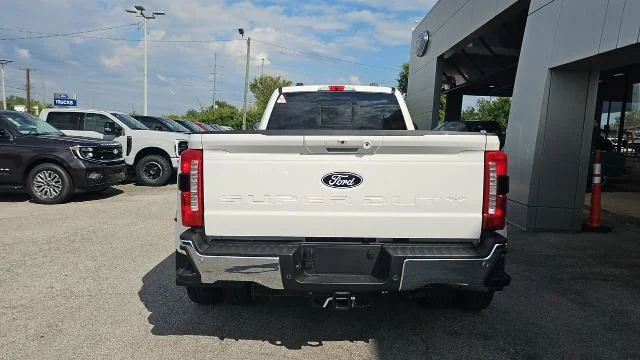 New 2027 Star White Metallic Tri-Coat Ford Lariat 4WD image 28