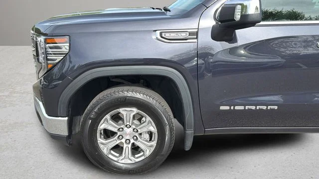 Used 2025 Silver GMC SLT image 35