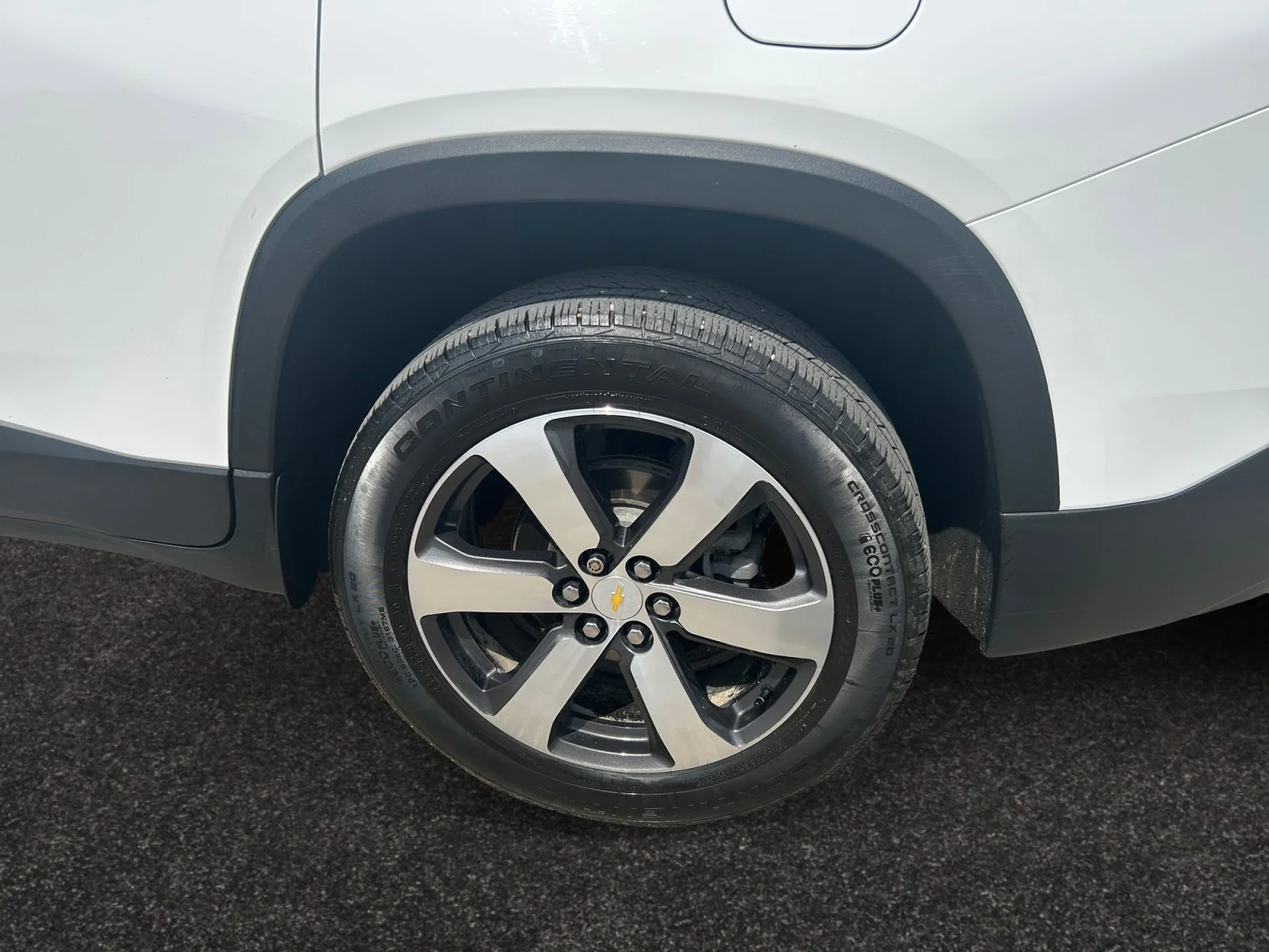 Used 2021 White Chevrolet LT True North AWD image 9