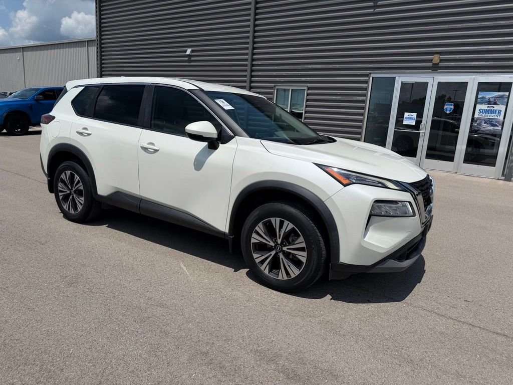Used 2023 White Nissan SV image 2