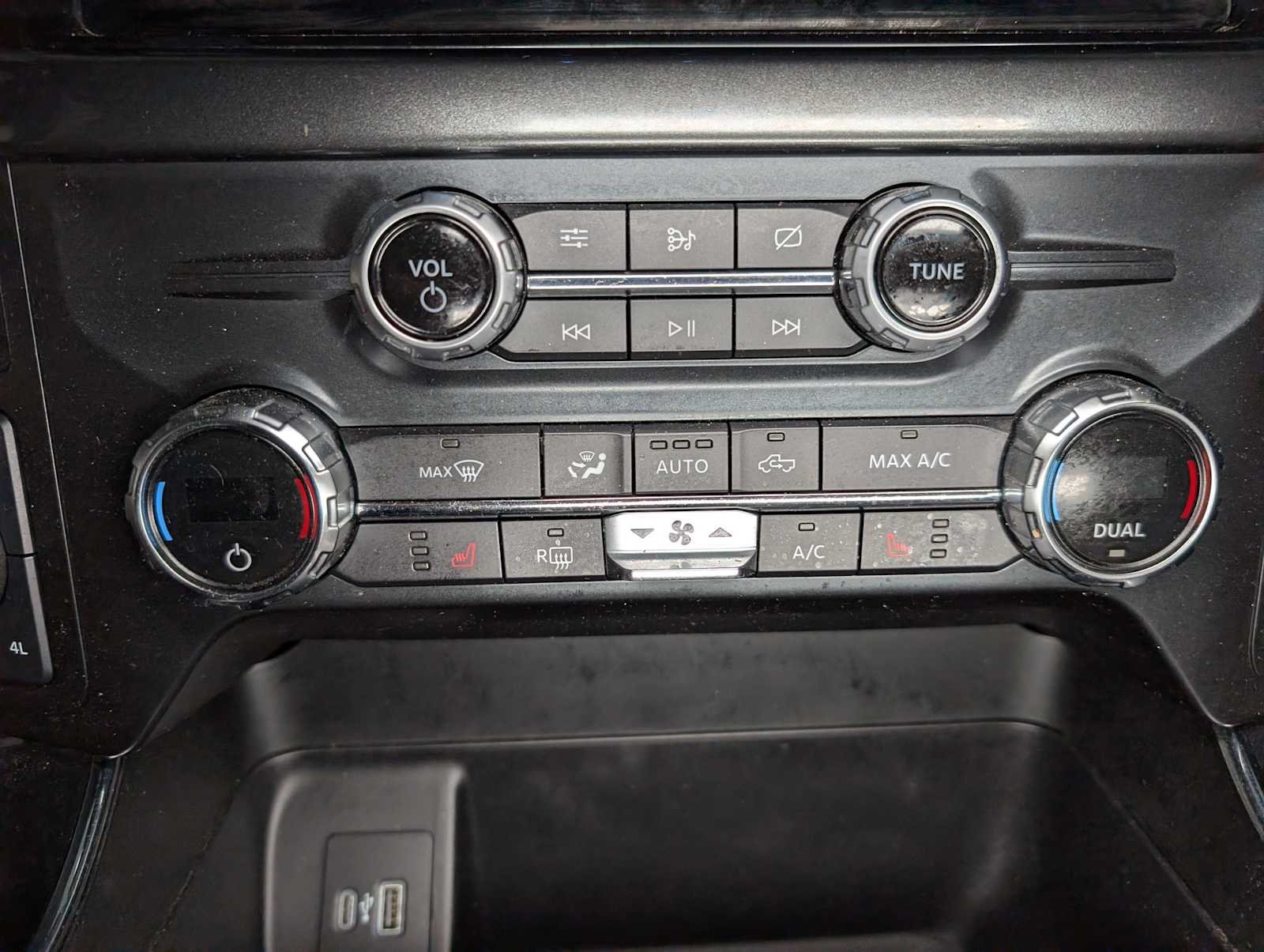 Used 2021 Agate Black Ford XLT image 33