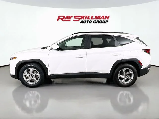Used 2024 White Hyundai SEL image 4