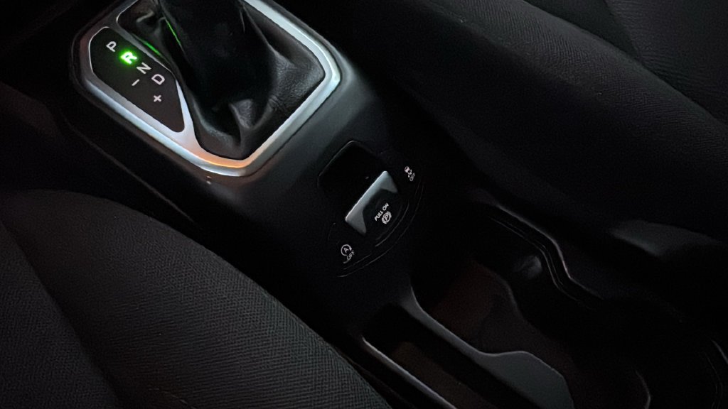 Used 2023 Black Jeep Latitude image 29