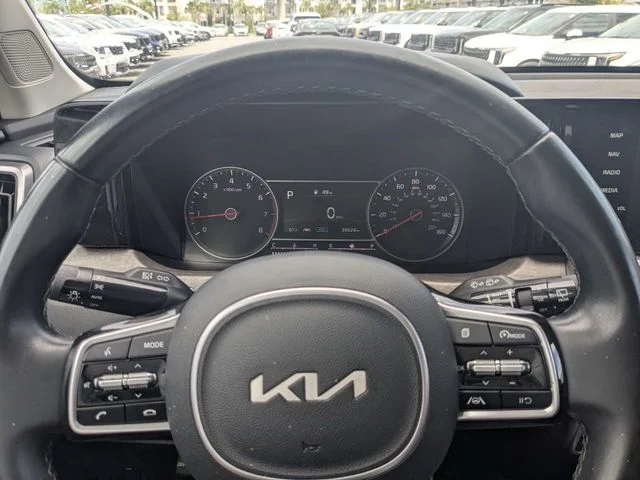 Used 2023 Black Kia X-Line S image 27