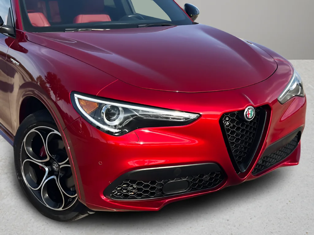 Used 2023 Red Alfa Romeo Veloce image 25