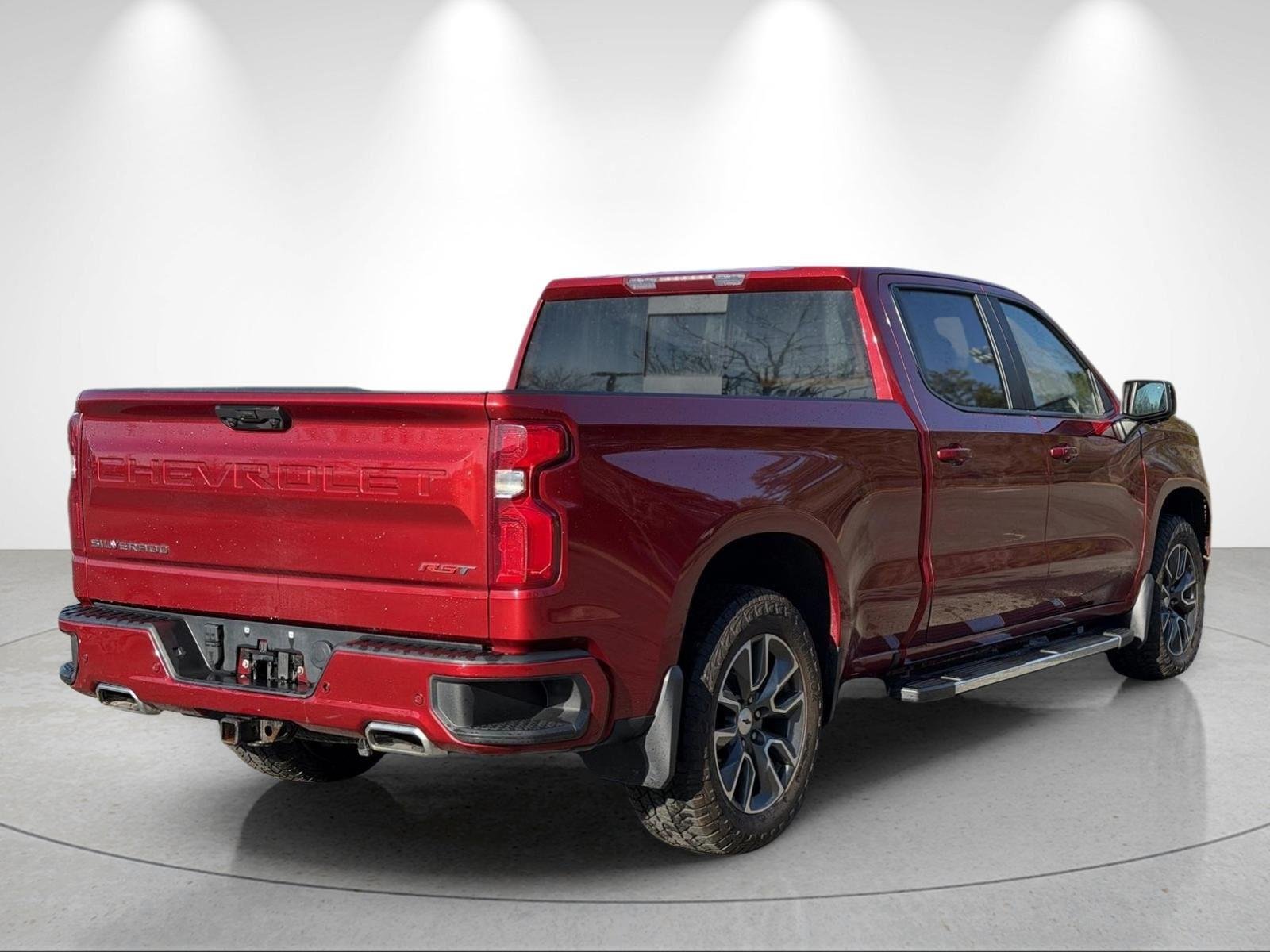 Used 2022 Cherry Red Tintcoat Chevrolet RST image 5