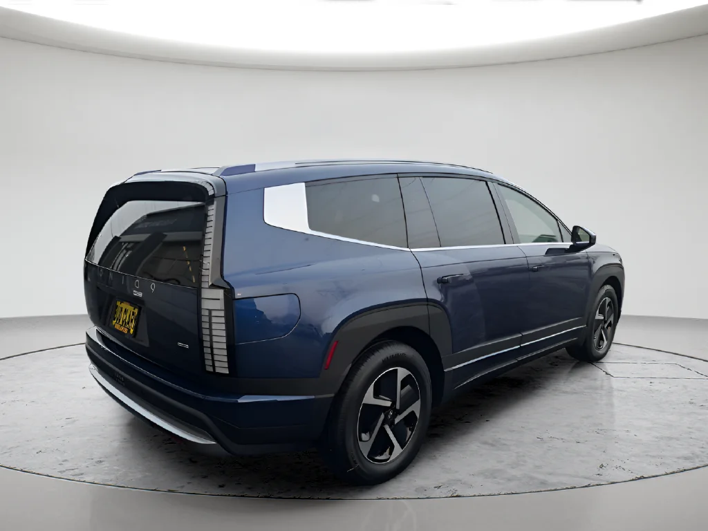 New 2026 Blue Hyundai SE image 5