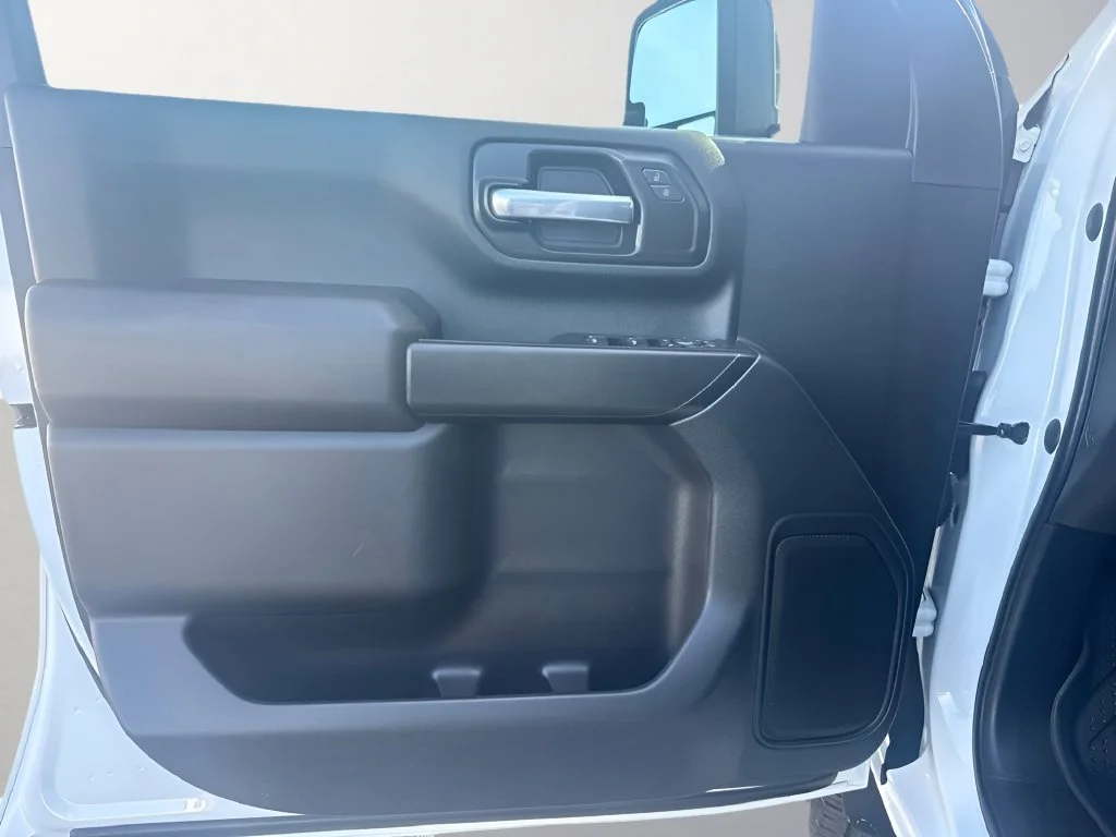 Used 2021 SUMMIT WHITE Chevrolet Custom image 22