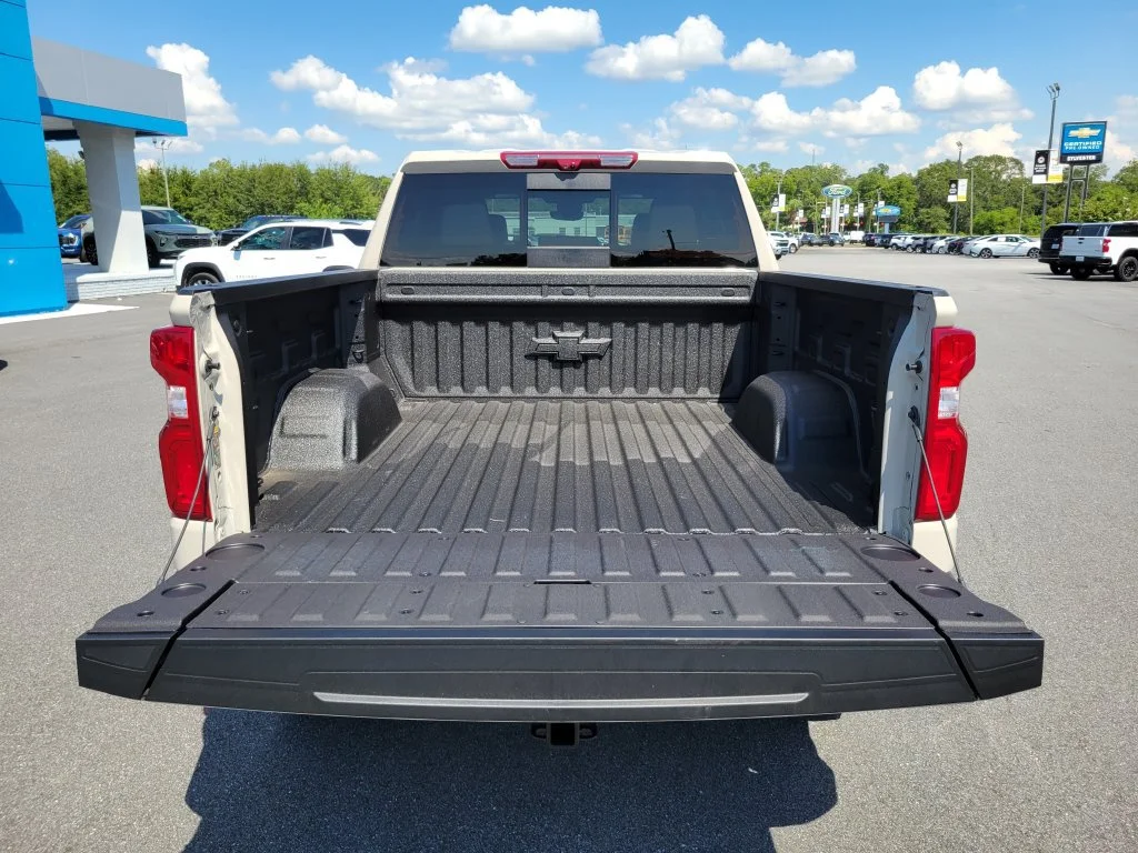 New 2026 White Sands Chevrolet ZR2 image 13