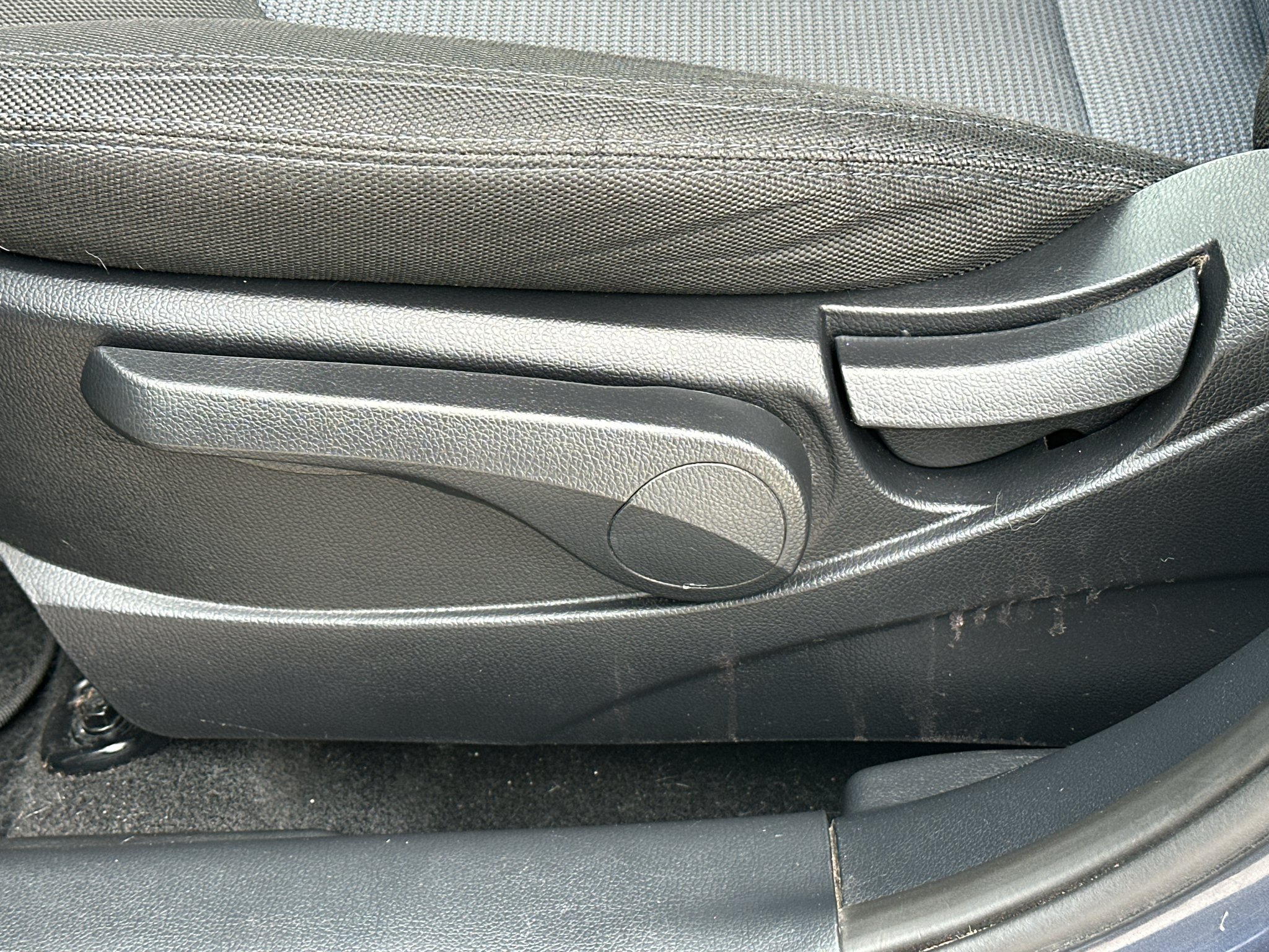 Used 2014 Twilight Blue Kia LX image 27