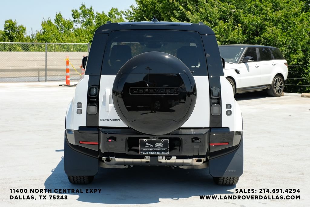 New 2026 Fuji White Land Rover X-Dynamic SE image 7