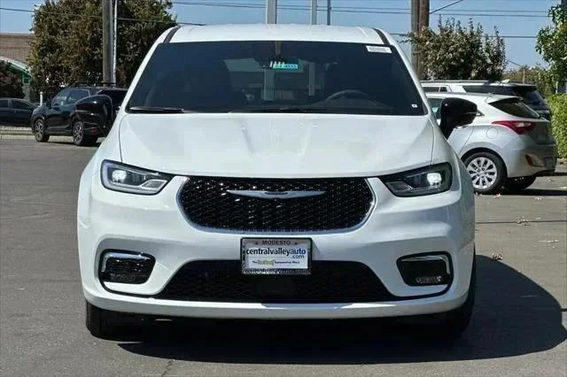 2026 Chrysler Pacifica Select - Photo 9