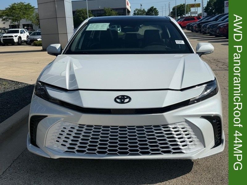 Certified Used 2025 Pearl Toyota XSE image 8