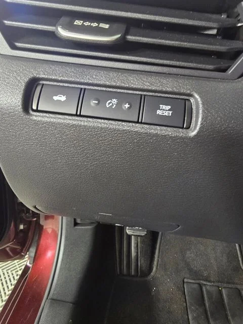 Used 2024 Red Nissan 2.5 SV image 18